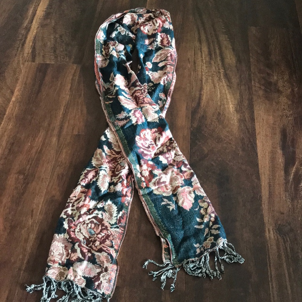 Beautiful floral scarf - one size fits all